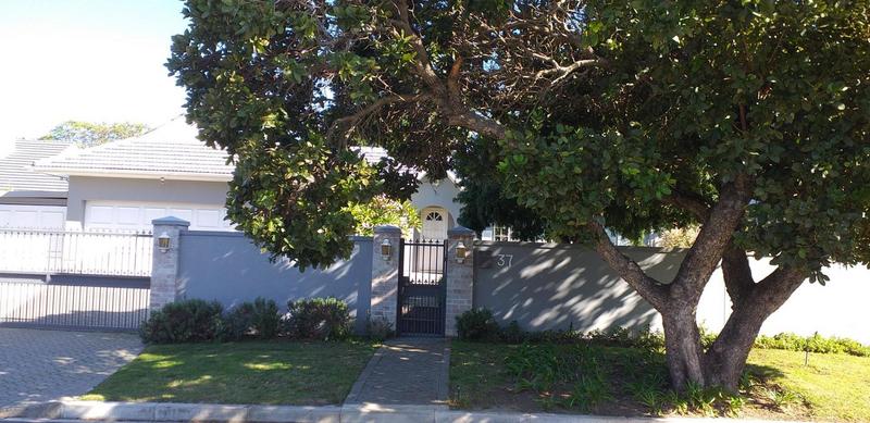 To Let 4 Bedroom Property for Rent in Kreupelbosch Western Cape